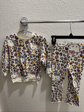 Hello Kitty Cream  Set with Pink, Yellow and Blue Leopard Spots